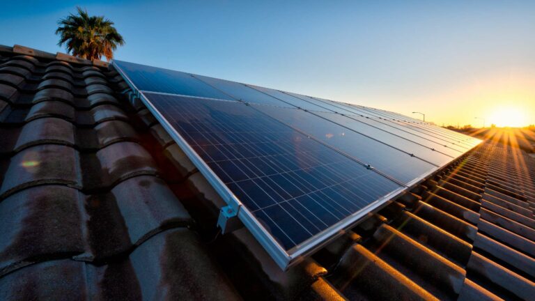 Understanding the Benefits of Hybrid Solar Systems